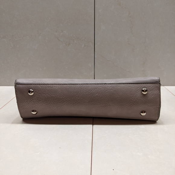 Hoop Handle Purse. - Picture 3 of 3